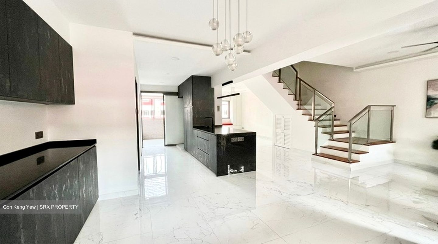 Blk 221 Kovan Green (Hougang), HDB Executive #590363781
